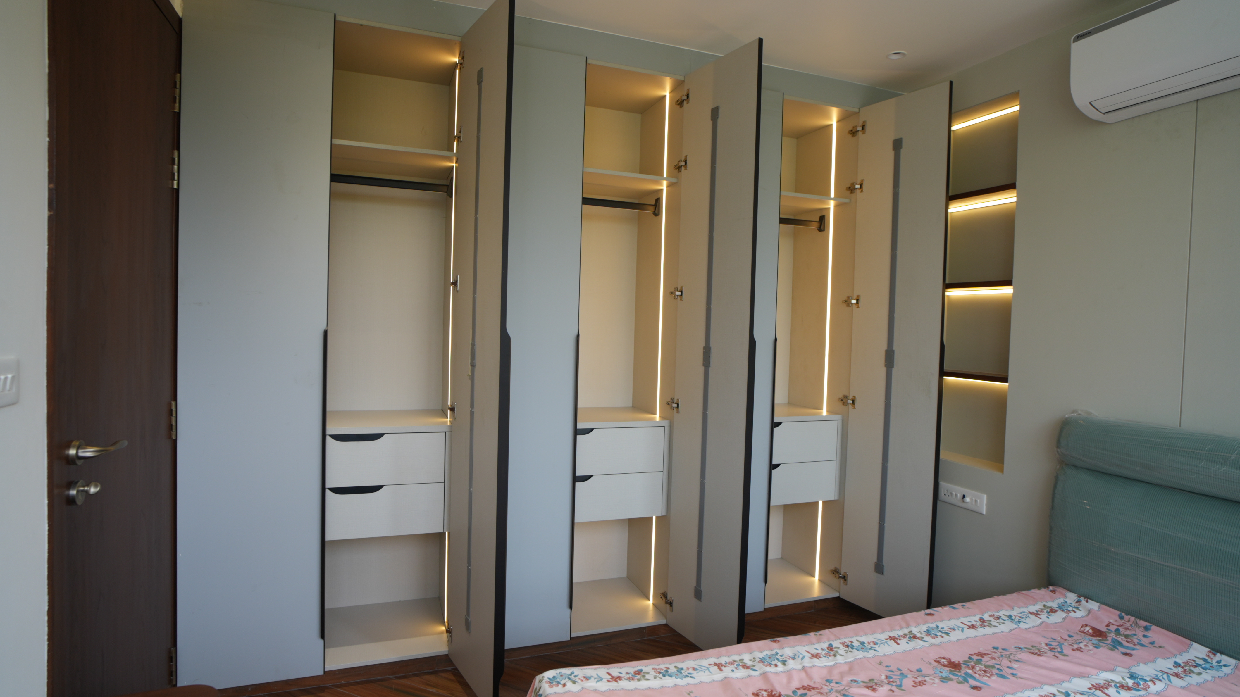 Capsule Wardrobe